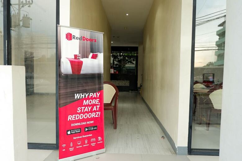 Hotel Reddoorz Plus @ La Guardia Lahug