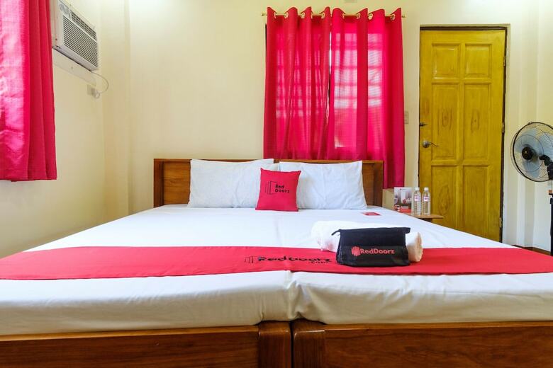 Hotel Reddoorz @ Poblacion 6 Coron