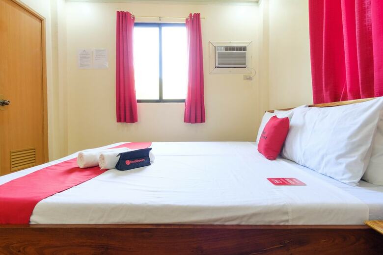 Hotel Reddoorz @ Poblacion 6 Coron