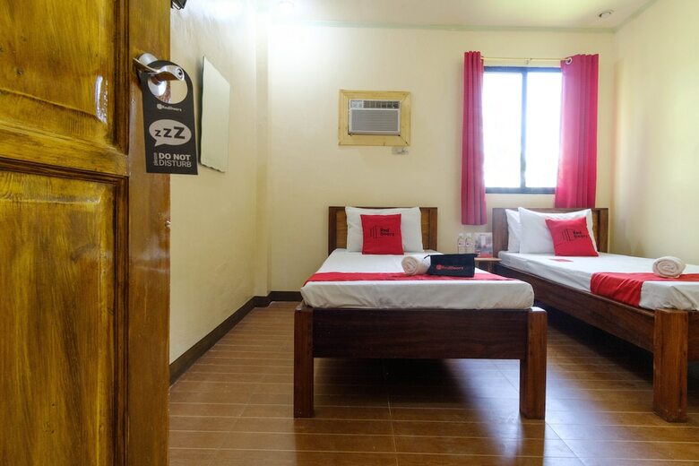 Hotel Reddoorz @ Poblacion 6 Coron