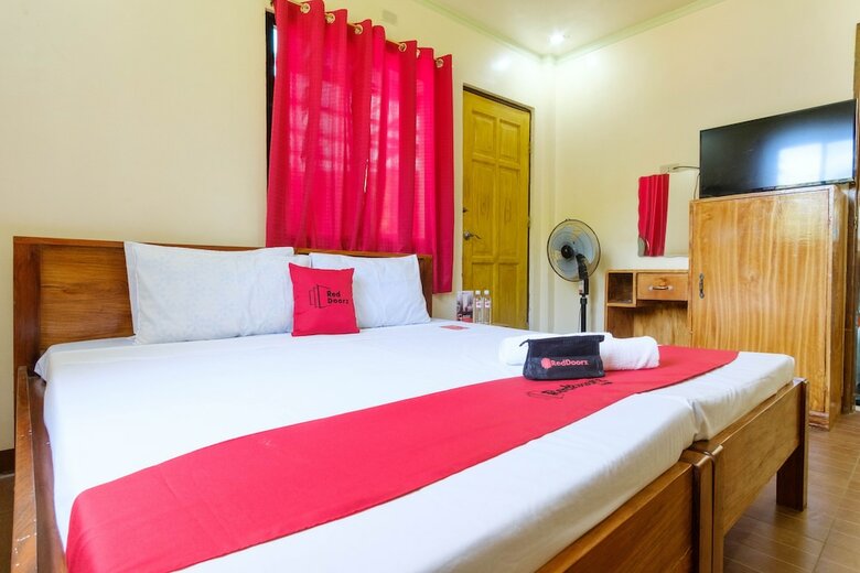 Hotel Reddoorz @ Poblacion 6 Coron