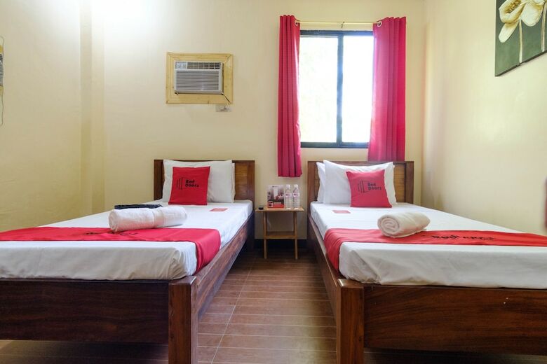 Hotel Reddoorz @ Poblacion 6 Coron