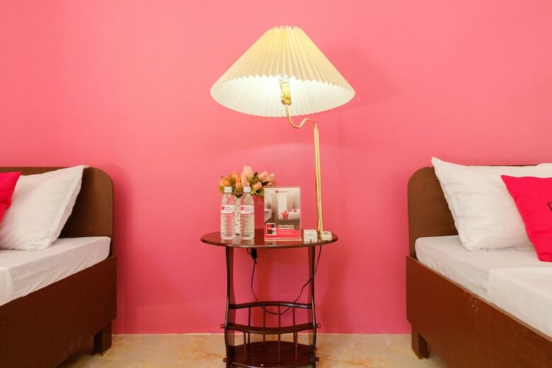 Hotel Reddoorz @ Governors Drive Coron