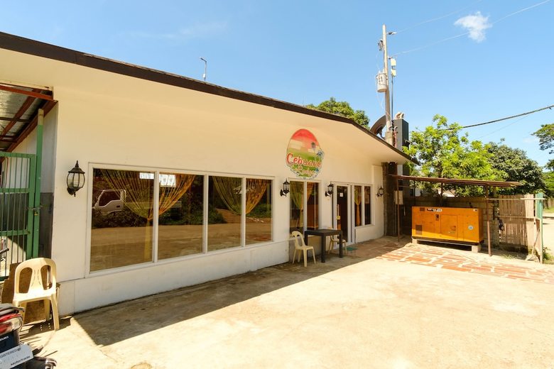 Hotel Reddoorz @ Governors Drive Coron