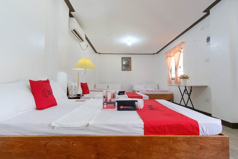 Hotel Reddoorz @ Governors Drive Coron