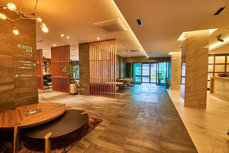 West In Hotel
