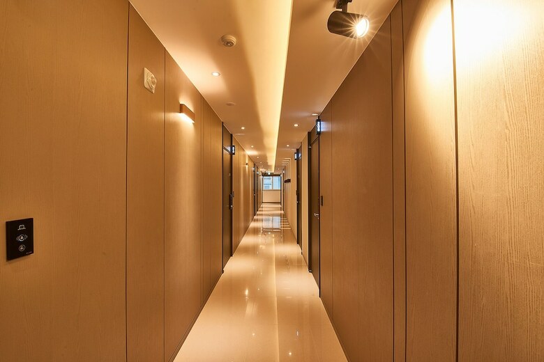 West In Hotel