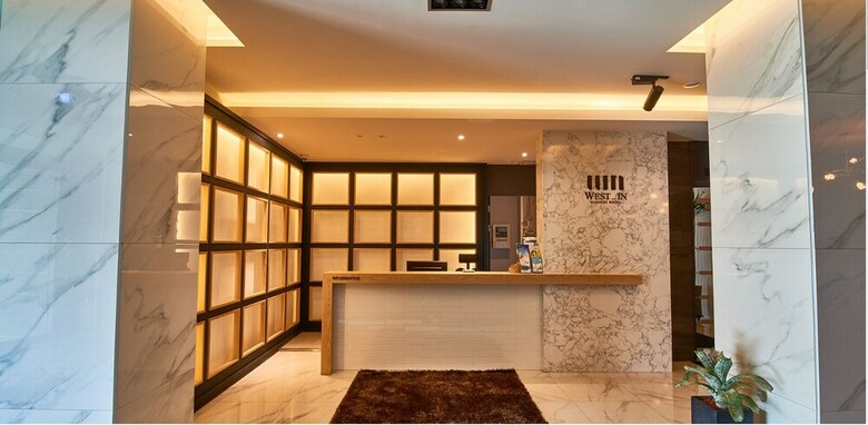 West In Hotel