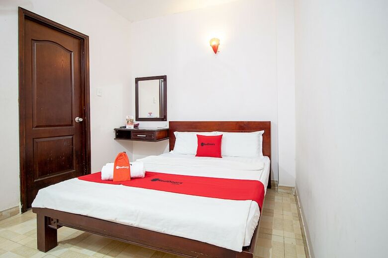 Hotel Reddoorz Near Vincom Go Vap