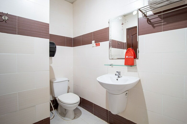 Hotel Reddoorz Near Vincom Go Vap