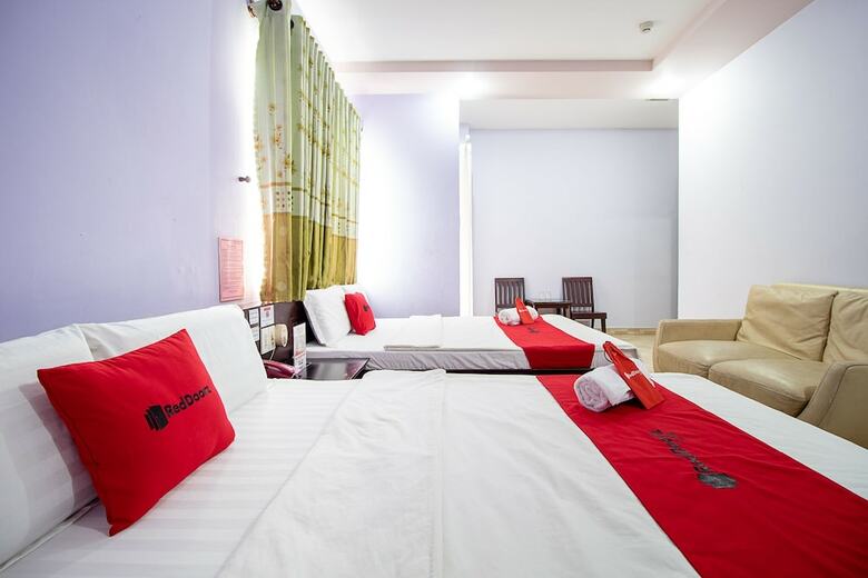 Hotel Reddoorz Near Vincom Go Vap