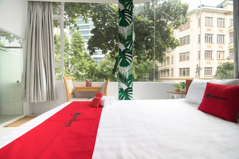 Hotel Reddoorz Near Truc Bach Lake