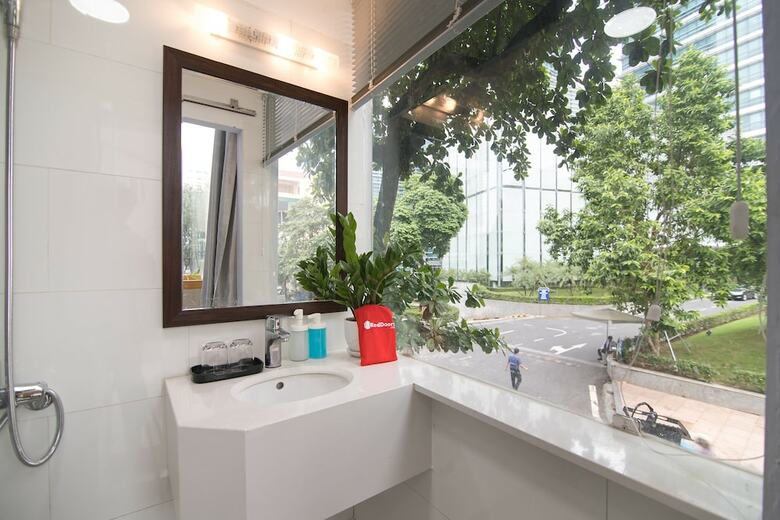 Hotel Reddoorz Near Truc Bach Lake