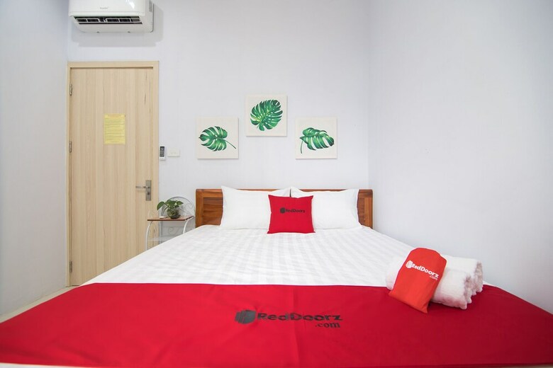 Hotel Reddoorz Near Truc Bach Lake
