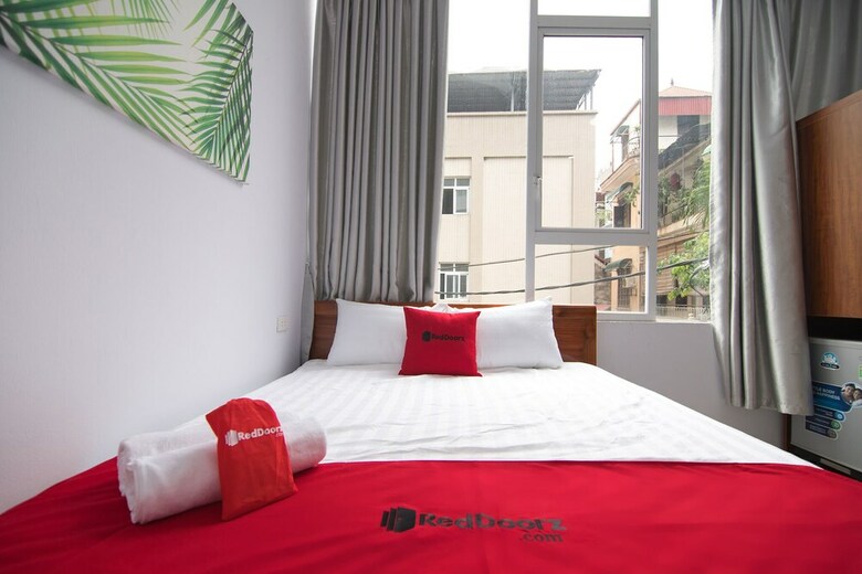 Hotel Reddoorz Near Truc Bach Lake