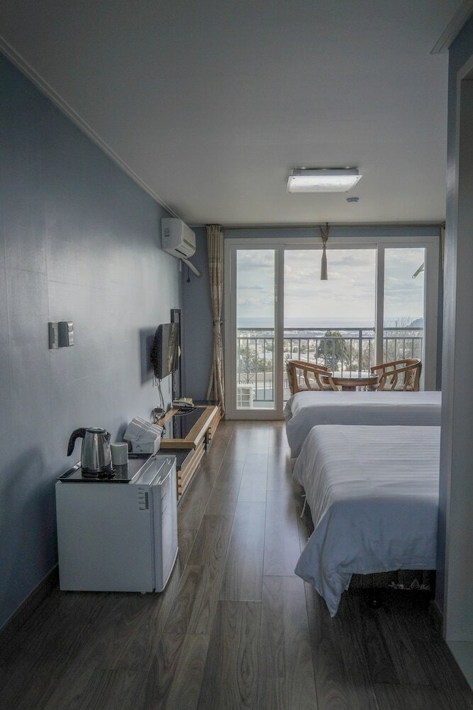 Hotel Stone And Wind Resort
