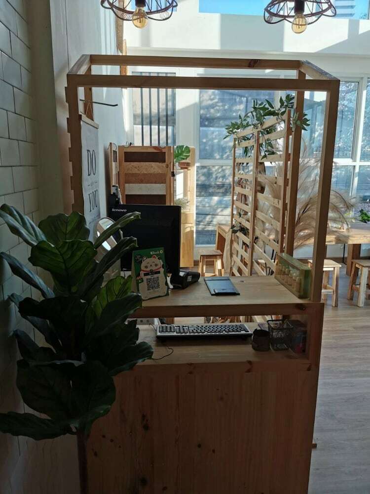 Hostal Rotfai Hostel