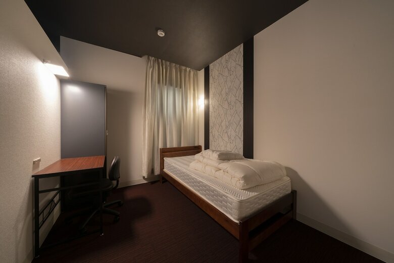 Capsule Hotel J?garden Shin-osaka
