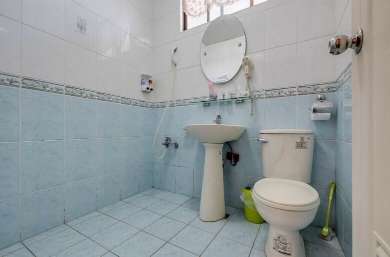 Hotel Crystal House Homestay