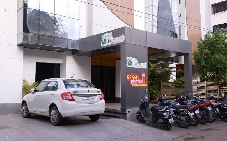 Hotel Palm View Residency