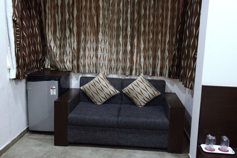 Hotel Palm View Residency