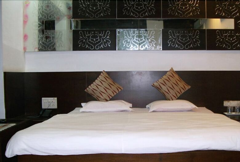 Hotel Palm View Residency