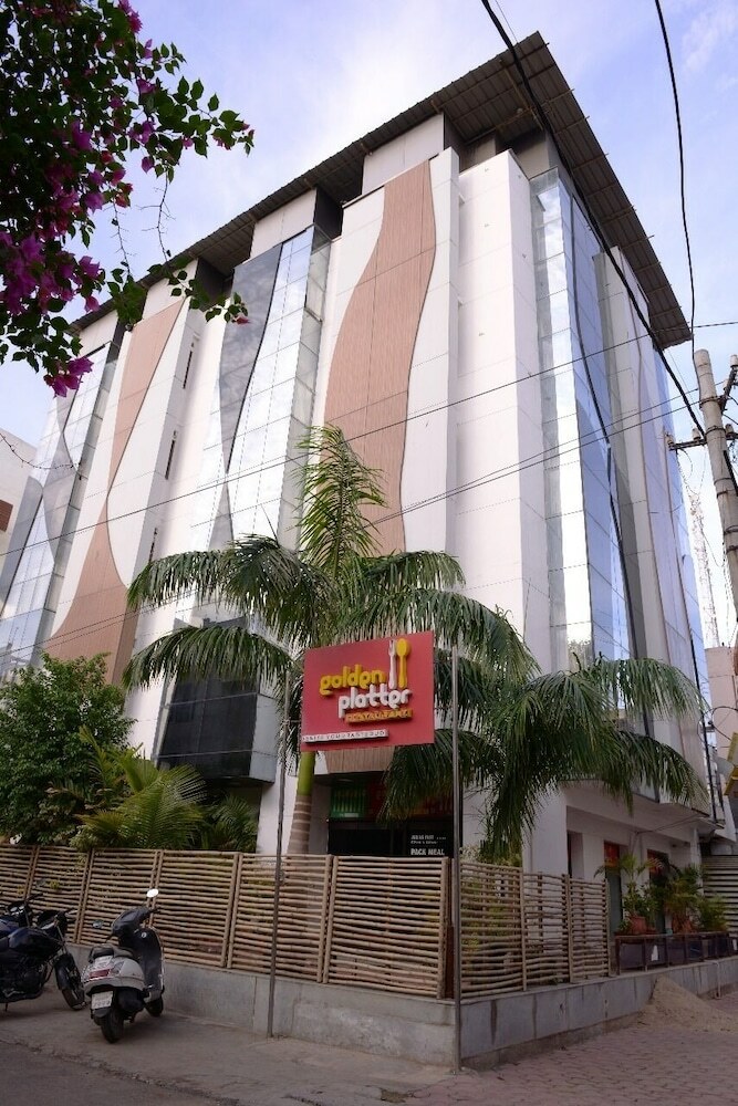 Hotel Palm View Residency