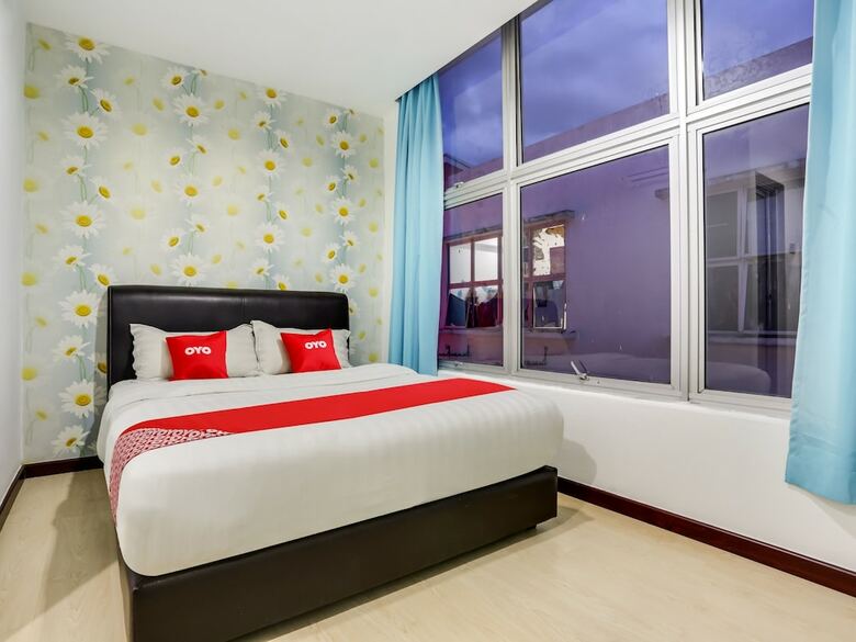 Oyo 89583 Grove Hotel