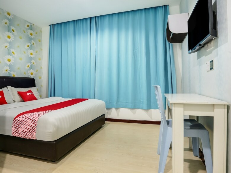 Oyo 89583 Grove Hotel