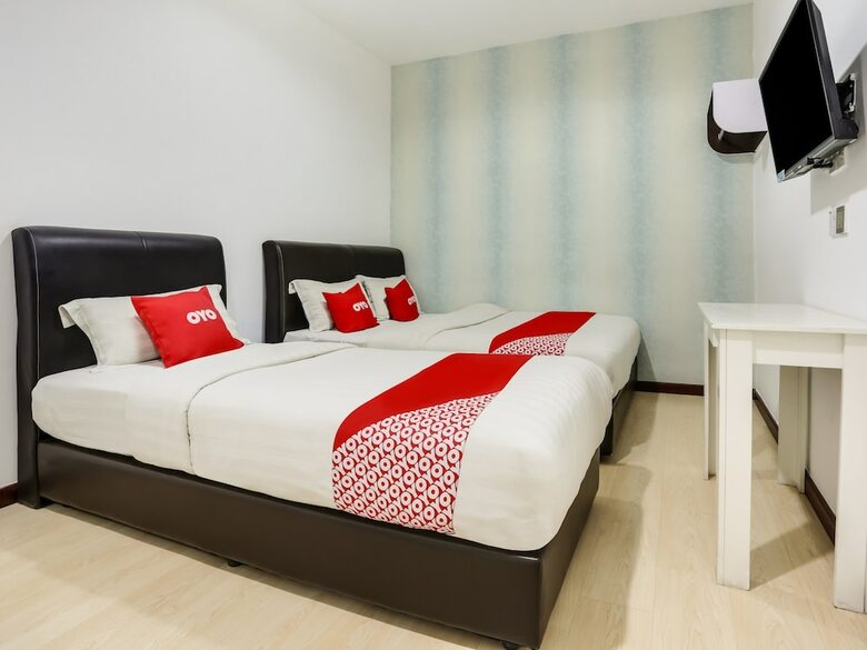 Oyo 89583 Grove Hotel