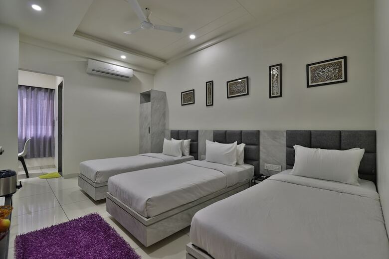 Hotel Orbit