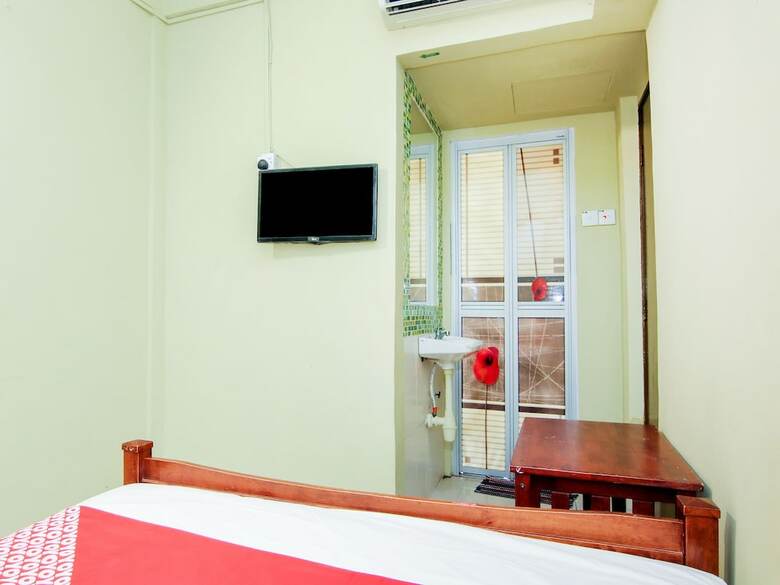 Oyo 89689 Zahrin Hotel