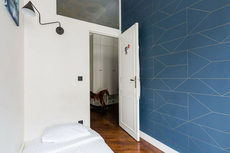 Apartamento Dark Sophistication In The 16th