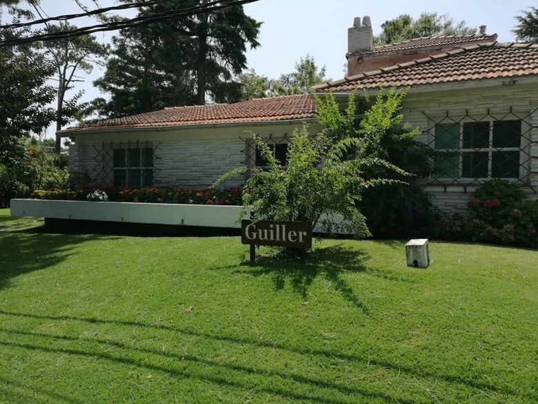 Wonderful Chalet Three Blocks From The Beach