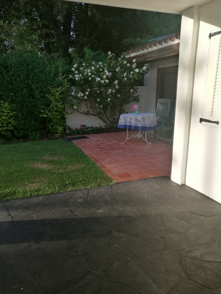 Wonderful Chalet Three Blocks From The Beach