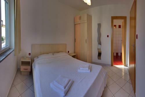 Vis A Vis Apartments