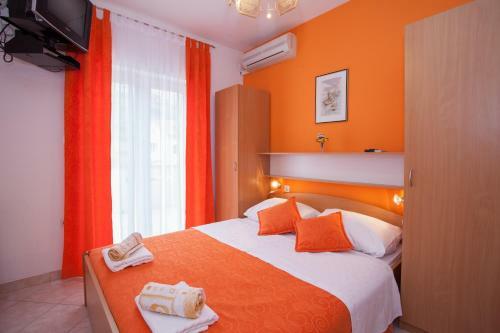 Hostal Pansion Burin