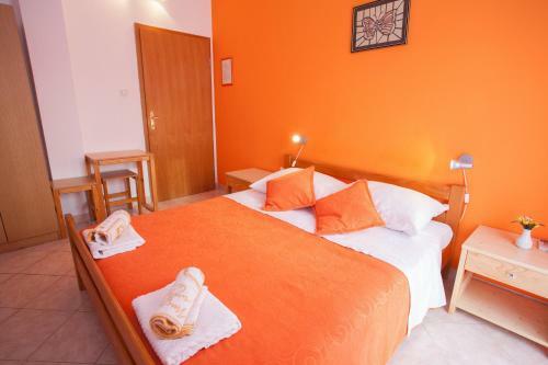 Hostal Pansion Burin