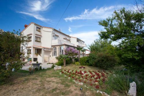 Hostal Pansion Burin