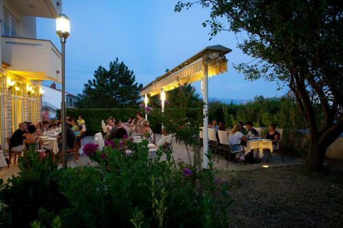 Hostal Pansion Burin