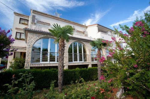 Hostal Pansion Burin