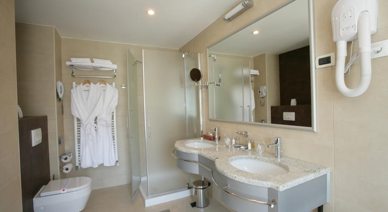 Hotel Atrium Residence Baska