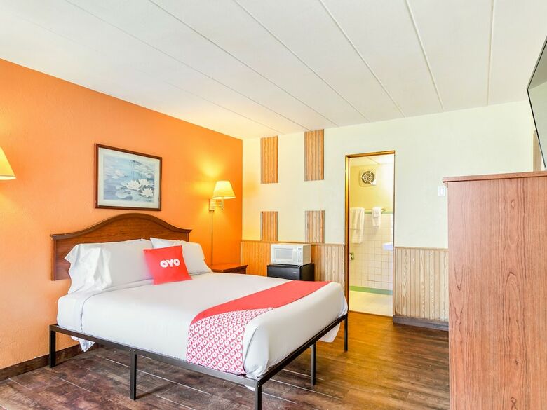 Oyo Hotel Peoria Il I-74