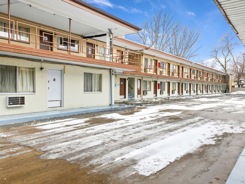 Oyo Hotel Peoria Il I-74