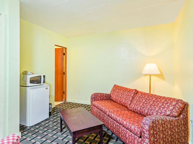Oyo Hotel Peoria Il I-74