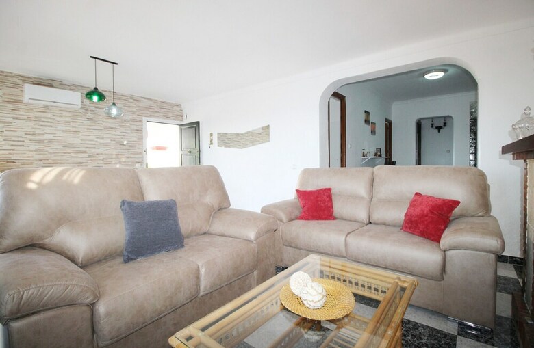 1070 Villa Rosario