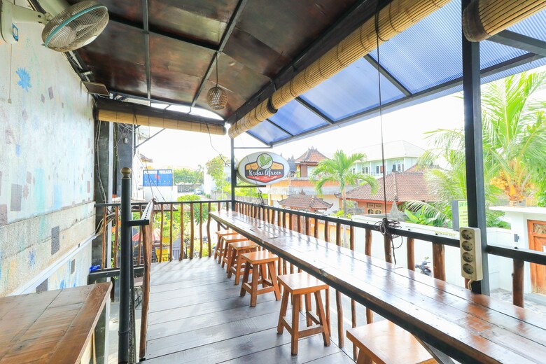 Hotel Deseruni Guest House
