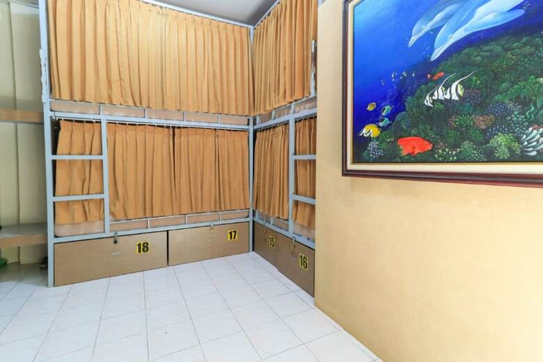 Hotel Aru House