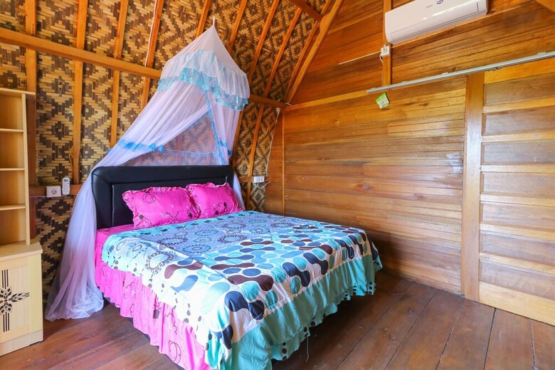 Hotel Road Hill Bungalow