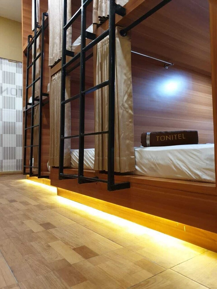 Hostal Tonitel Hotel Malioboro Yogyakarta - Hostel (Adults Only)
